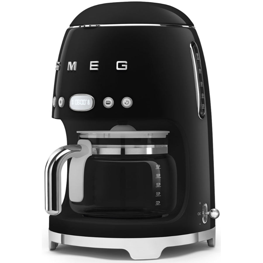 Combo Smeg, Cafetera De Goteo + Hervidor, Color Negro