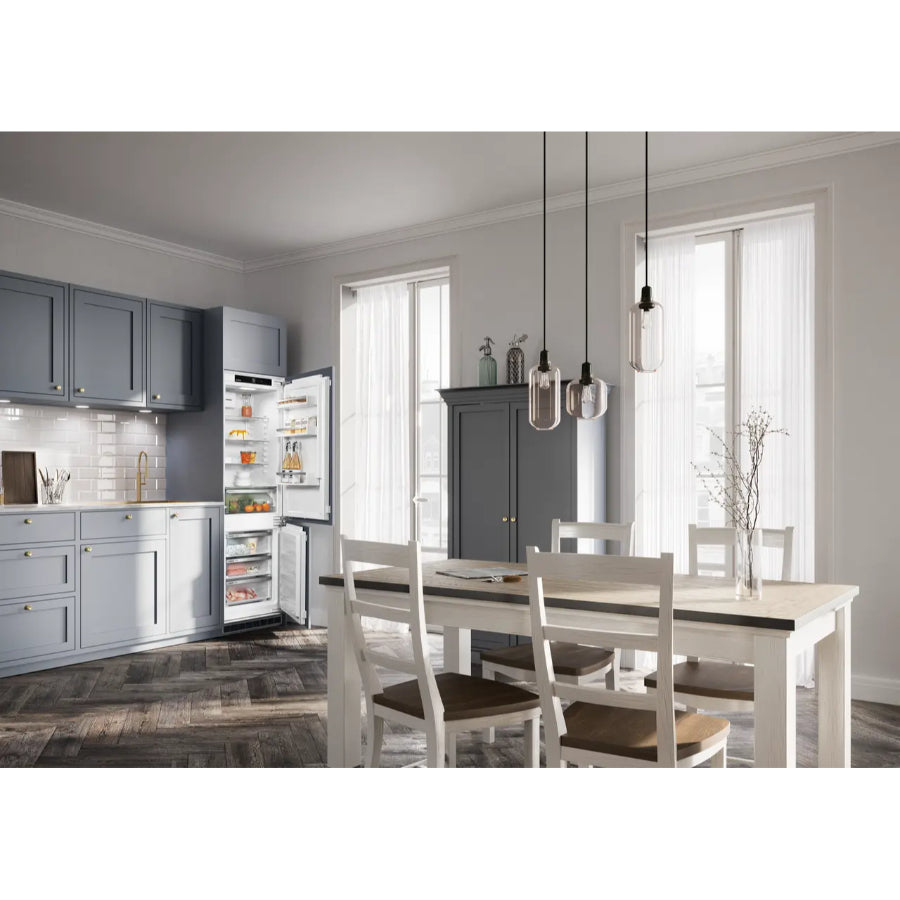 Refrigerador/Congelador Empotrable Premium Con EasyFresh y NoFrost Liebherr 22"