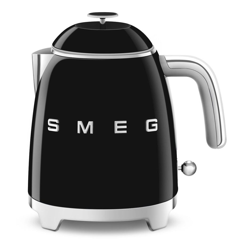 Mini Hervidor retro color negro Smeg