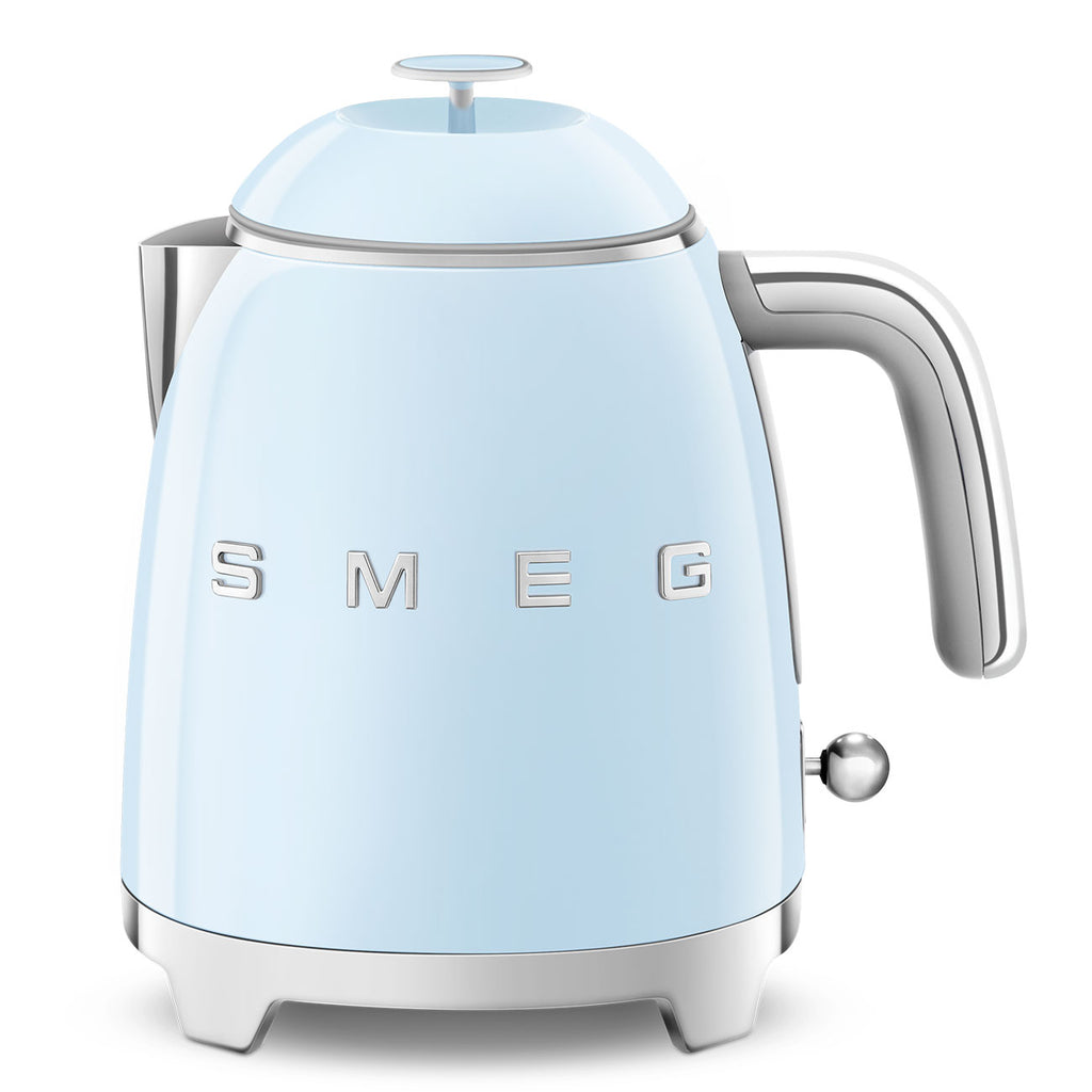 Mini Hervidor retro color azul celeste Smeg